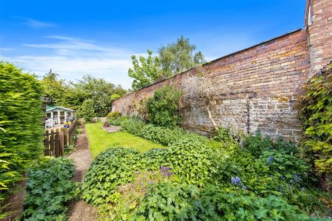 3 bedroom end of terrace house for sale, Main Street, Kettering NN14