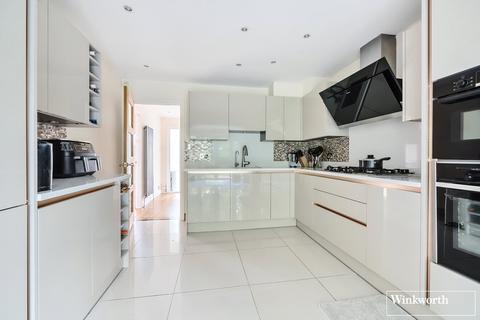 4 bedroom link detached house for sale, Penshurst Road, Potters Bar, Hertfordshire, EN6