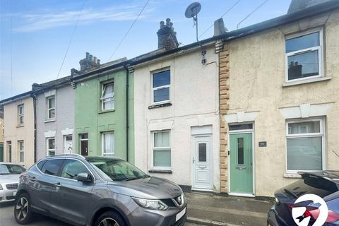 3 bedroom terraced house to rent, Weston Road, Rochester, Kent, ME2
