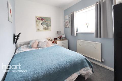6 Swale Close, Aveley, South Ockendon, RM15 4LX