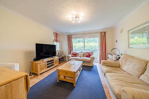 2 bedroom flat for sale, Albemarle Road, Beckenham