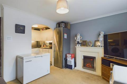 2 bedroom flat for sale, Rosemullion Gdns, Callington