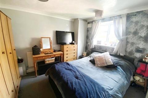 2 bedroom bungalow for sale, Darenth Avenue, Tonbridge, Kent