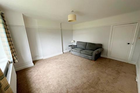 2 bedroom flat to rent, East Cliff