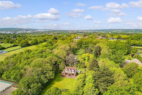 Oakmead Gardiners Lane North, Crays Hill, Billericay, CM11 2XE