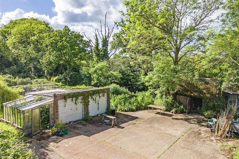 Oakmead Gardiners Lane North, Crays Hill, Billericay, CM11 2XE