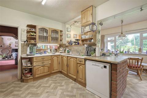 Oakmead Gardiners Lane North, Crays Hill, Billericay, CM11 2XE