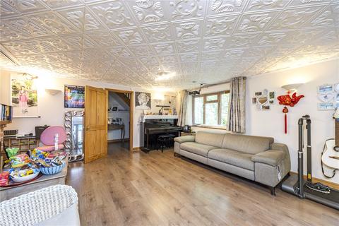 Cobnuts Broadford Road, Peasmarsh, Guildford, GU3 1NQ