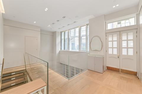 undefined, Nassau Street, Fitzroy Place, London W1W