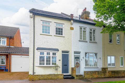 2 bedroom semi-detached house for sale, Eastwood Road North, Leigh-on-sea, SS9