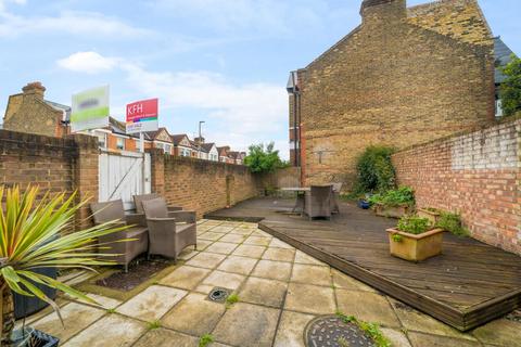 2 bedroom terraced house for sale, Penwith Road, Earlsfield