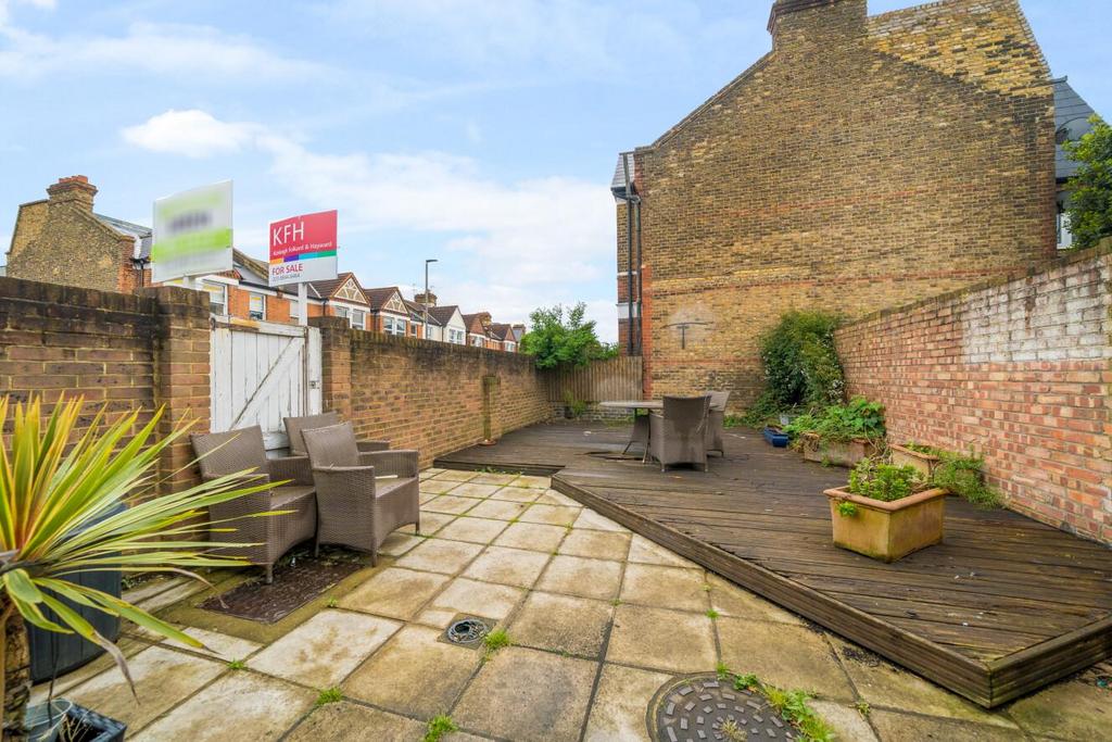 Penwith Road, Earlsfield 2 bed terraced house for sale £675,000