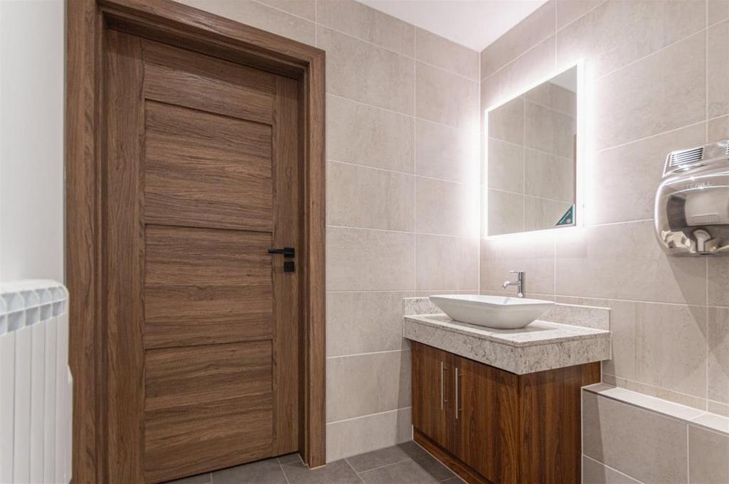 Commercialproperty image main 3.jpg