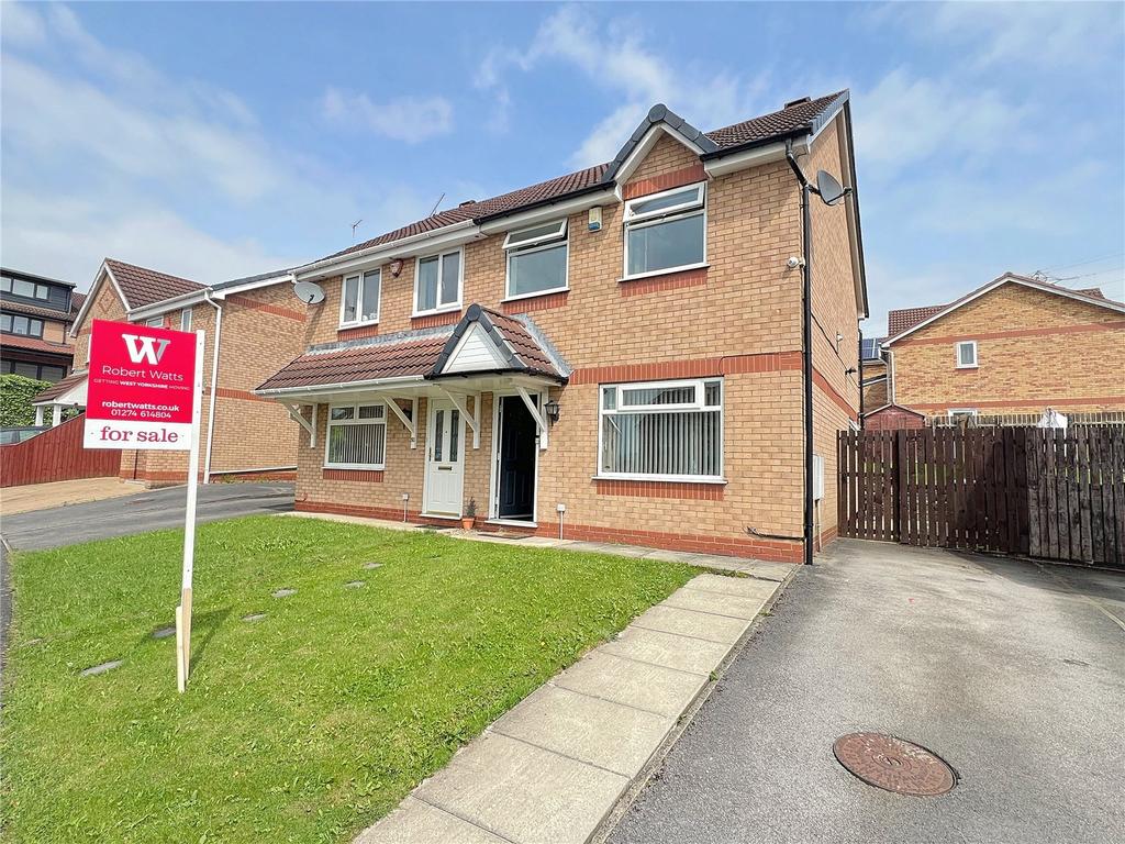 Ploughmans Croft, Bradford, BD2 3 bed semidetached house for sale £
