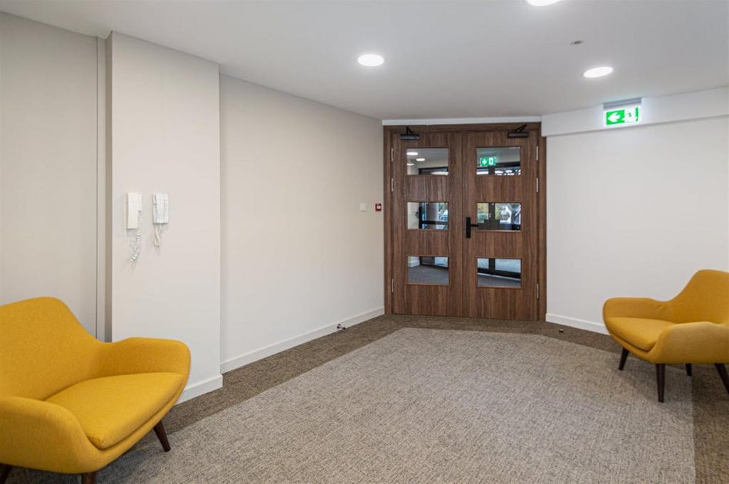 Commercialproperty image main 6.jpg