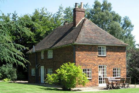 3 bedroom detached house to rent, Bekesbourne Lane, Littlebourne, Canterbury, Kent, CT4