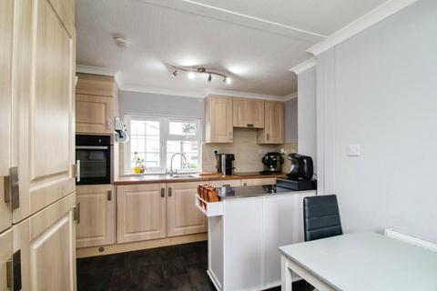 1 bedroom park home for sale, Pooles Lane, Hullbridge, Hockley, SS5