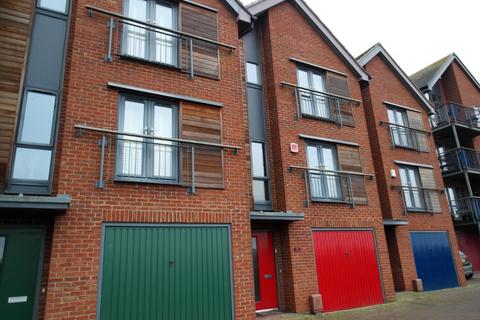 3 bedroom townhouse to rent, The Wharf, Morton DN21