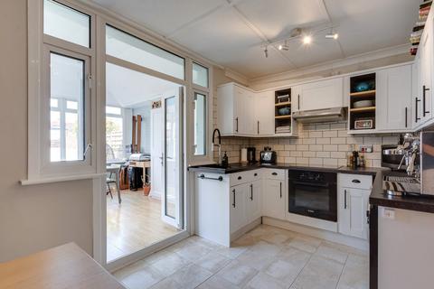 1 Penshurst Avenue, Sidcup, DA15 9EZ