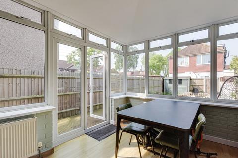 1 Penshurst Avenue, Sidcup, DA15 9EZ