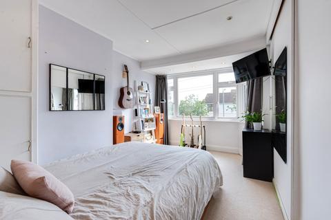 1 Penshurst Avenue, Sidcup, DA15 9EZ