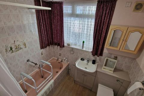 2 bedroom semi-detached bungalow for sale, Suncliffe Drive, Kenilworth, CV8