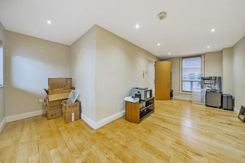 3 bedroom flat for sale, Graduate Place, Borough