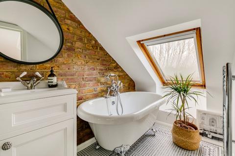 Flat C, 70 Wrentham Avenue, London, NW10 3HG