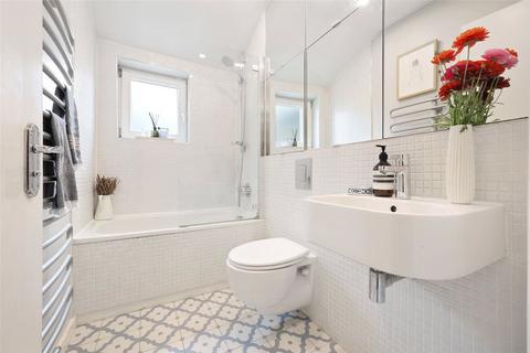 Flat C, 70 Wrentham Avenue, London, NW10 3HG