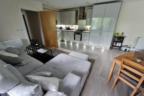 2 bedroom apartment to rent, Windsor Road, Slough SL1