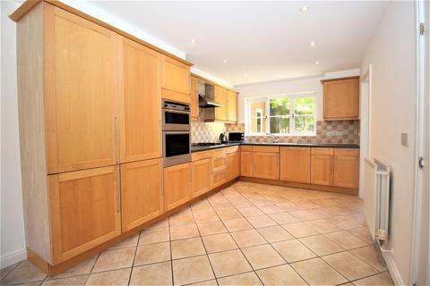 4 bedroom detached house to rent, Florence Way, Woking GU21