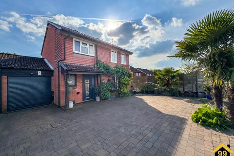 4 bedroom detached house for sale, Singleton Road, Horsham, West Sussex, RH12