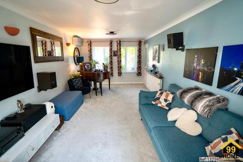 4 bedroom detached house for sale, Singleton Road, Horsham, West Sussex, RH12