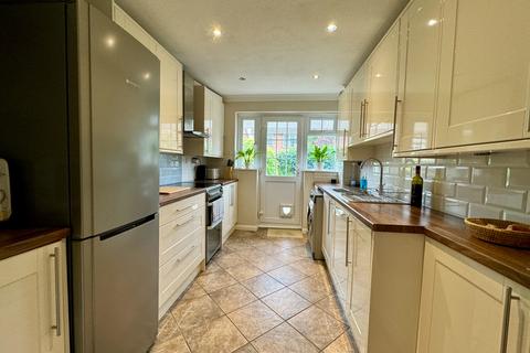 3 bedroom semi-detached house to rent, Grafton Close, Maidenhead, Berkshire