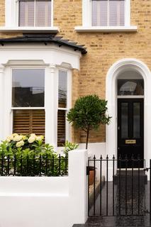 1 Osterley Road, London, N16 8SN