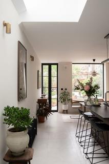 1 Osterley Road, London, N16 8SN