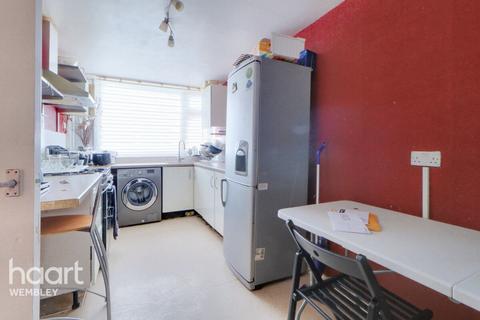 3 bedroom flat for sale, Harlesden