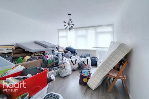 3 bedroom flat for sale, Harlesden