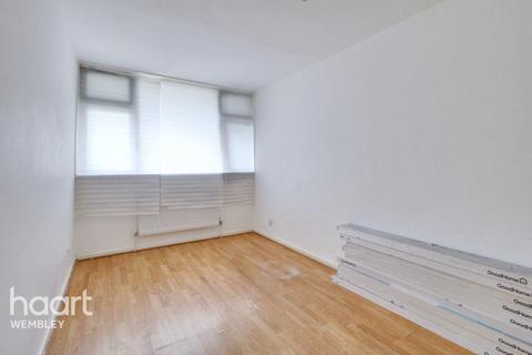 3 bedroom flat for sale, Harlesden