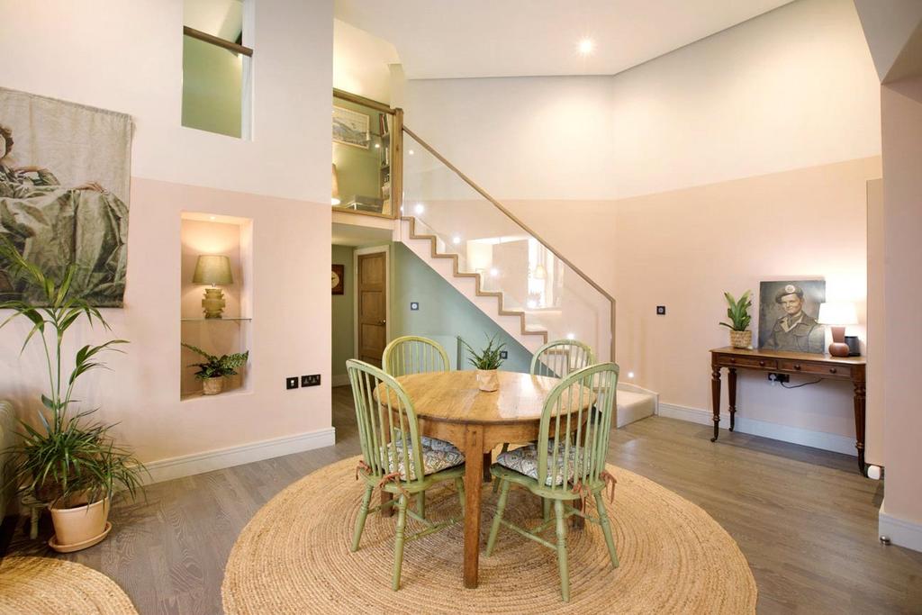 Sitting/Dining Rm