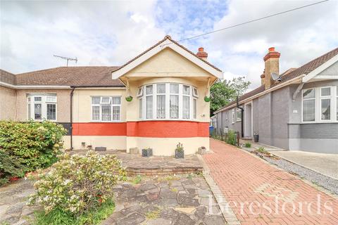 2 bedroom semi-detached house for sale, Toplands Avenue, Aveley, RM15