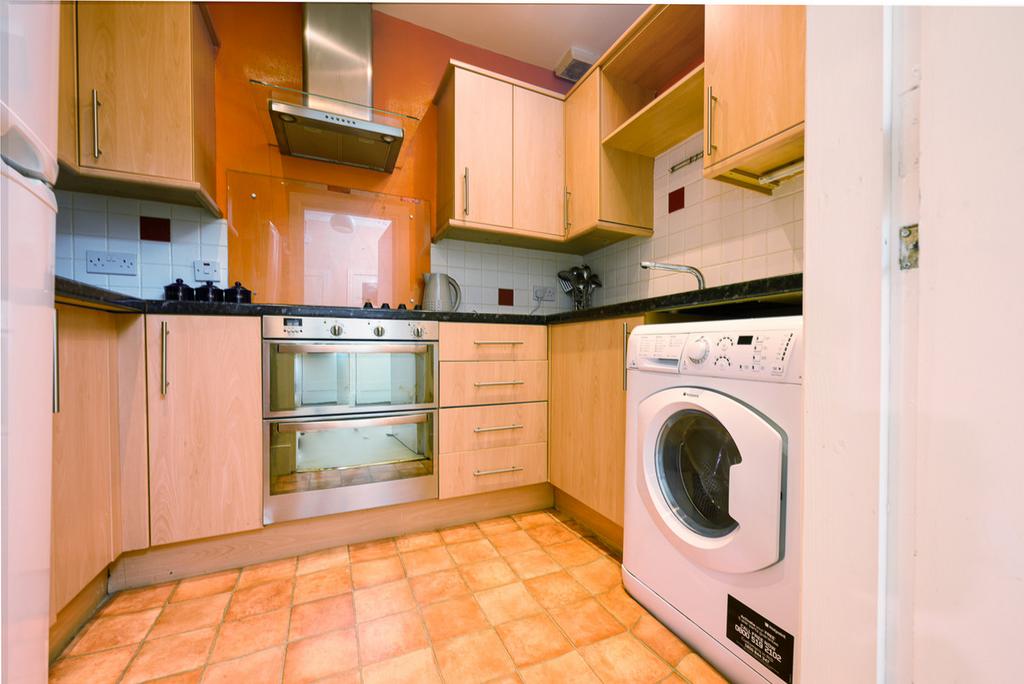 Ashburn Gardens, Gourock, PA19 2 bed flat for sale £120,000
