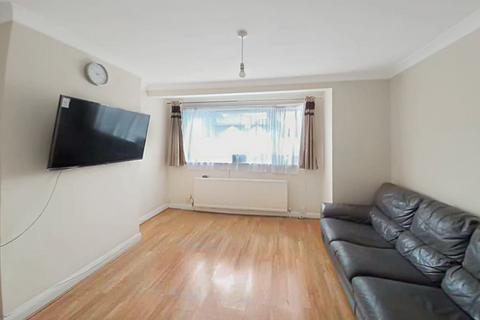 2 bedroom flat for sale, Ivy Close, Harrow HA2