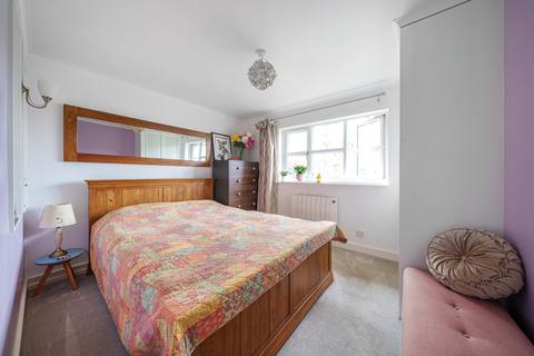 2 bedroom apartment for sale, Le May Avenue, London