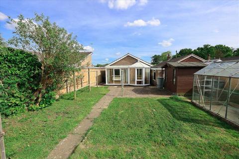 2 bedroom bungalow for sale, Goldfinch Close, Skellingthorpe