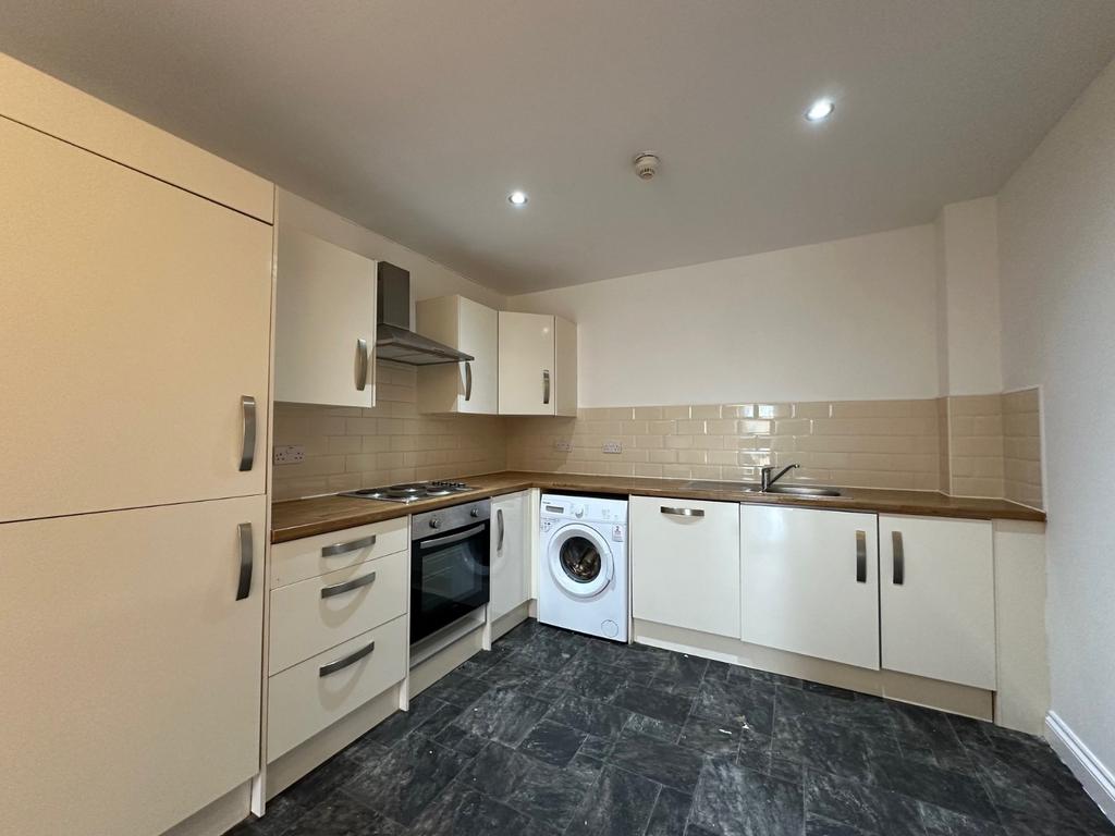 1416 Half Edge Lane, Eccles... 1 bed flat to rent £875 pcm (£202 pw)