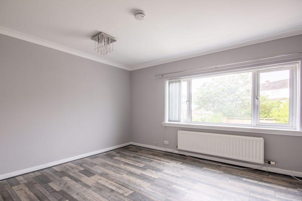 1778L Caiystane Gardens, Edinburgh... 2 bed flat £1,050 pcm (£242 pw)