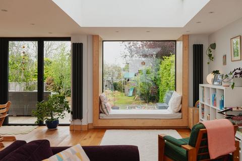 33 Hillside Road, Ashtead, KT21 1RZ