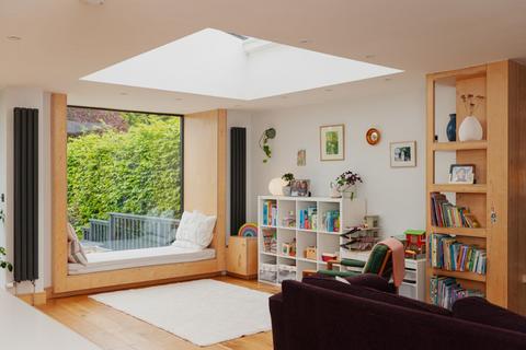 33 Hillside Road, Ashtead, KT21 1RZ