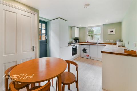 145 Knapp Road, London, E3 4BP